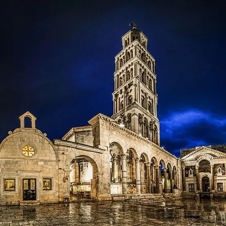 Luxury Loreta דירה *